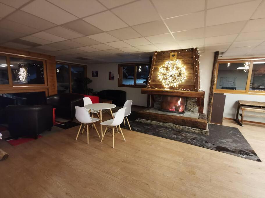 Chalet 4 Pers. Piscine Et Literie Toute Neuve. 布伊·圣文森特 外观 照片