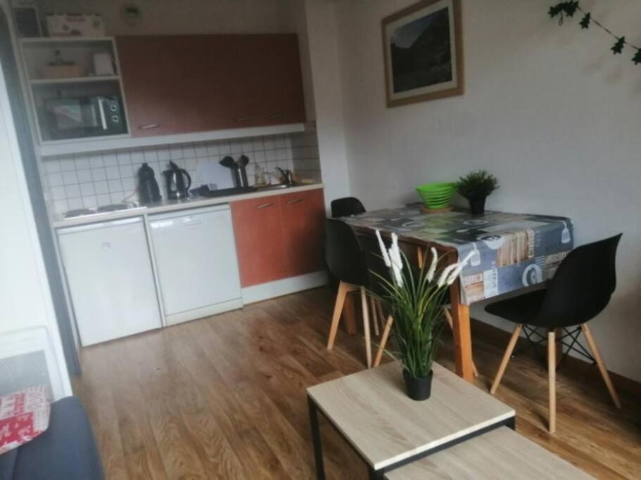 Chalet 4 Pers. Piscine Et Literie Toute Neuve. 布伊·圣文森特 外观 照片